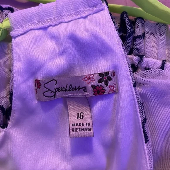 Speechless white dress with blue pattern and Greene ties - Picture 3 of 3